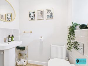 Downstairs WC - click for photo gallery